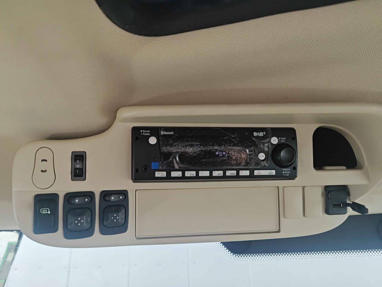 Farm tractor John Deere 6R 250: picture 11