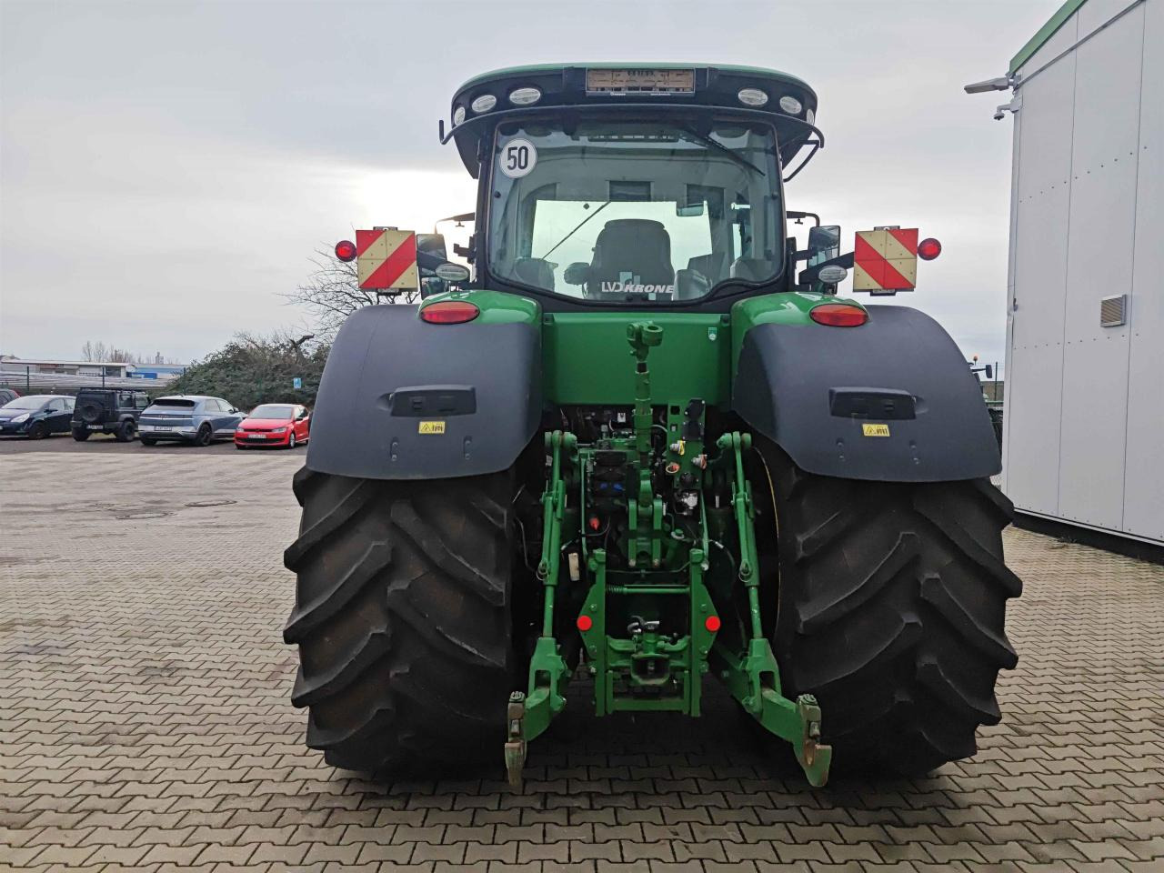 John Deere 8370R - Farm tractor: picture 4 John Deere 8370R - Farm tractor: picture 4