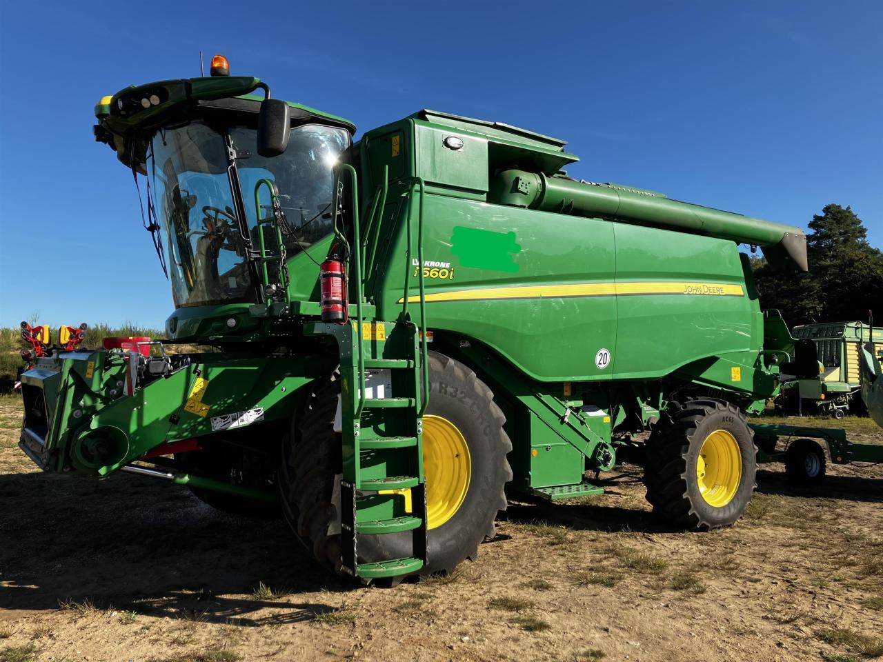 John Deere T660i - Combine harvester: picture 1 John Deere T660i - Combine harvester: picture 1