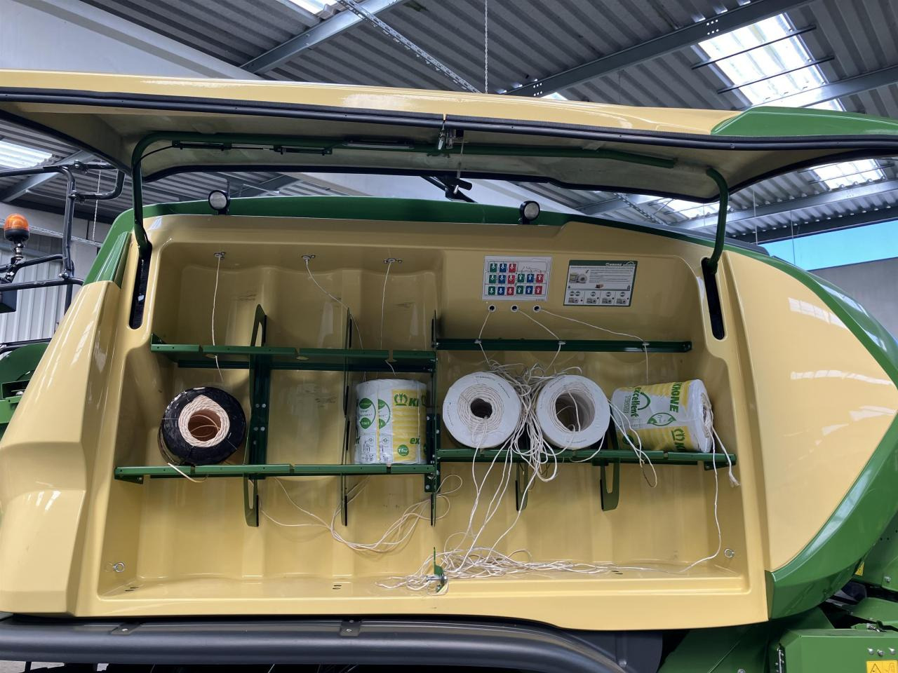 Square baler Krone Big Pack 1270 VC: picture 15