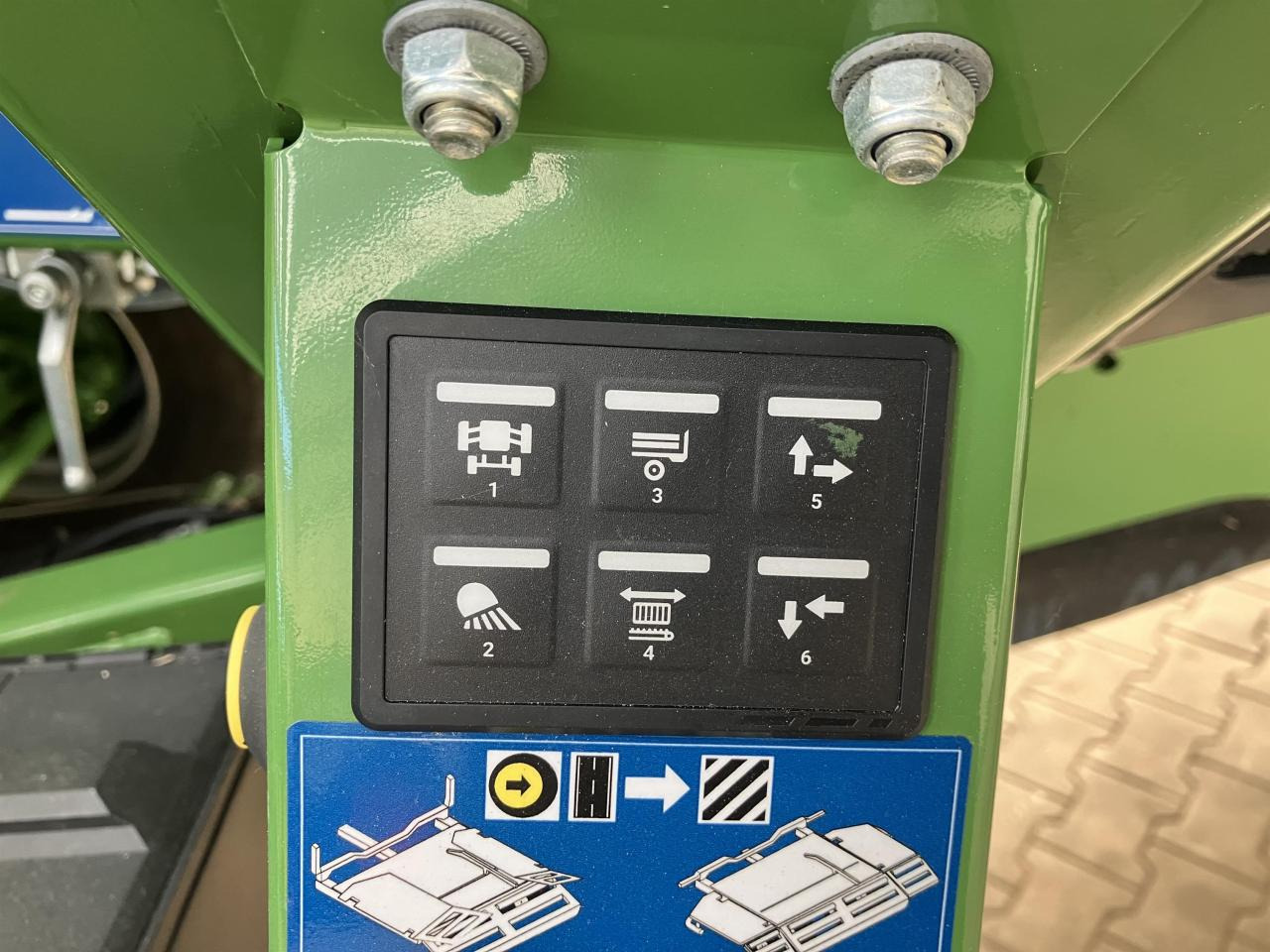 Square baler Krone Big Pack 1270 VC: picture 13