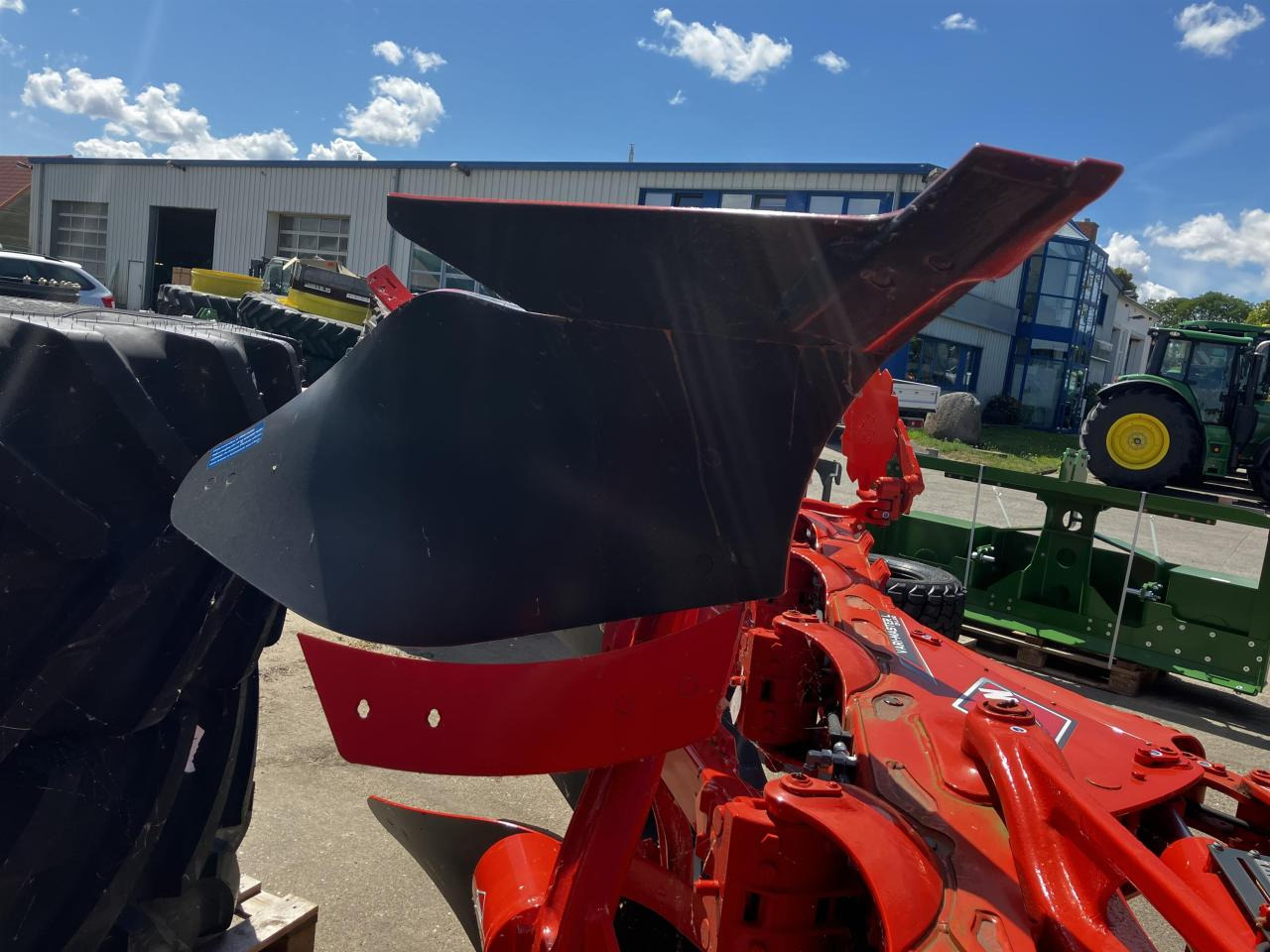 Kuhn Vari-Master L5E - Plow: picture 3 Kuhn Vari-Master L5E - Plow: picture 3