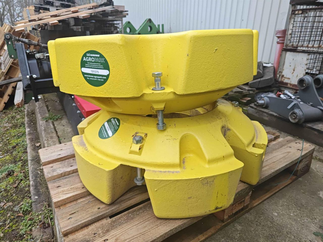John Deere 2x 620 kg - Spare parts for Agricultural machinery: picture 1 John Deere 2x 620 kg - Spare parts for Agricultural machinery: picture 1