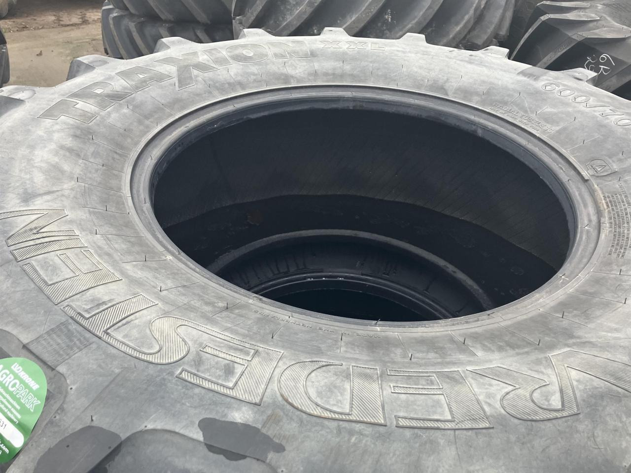 Vredestein 600/70R30 - Tire for Agricultural machinery: picture 1 Vredestein 600/70R30 - Tire for Agricultural machinery: picture 1