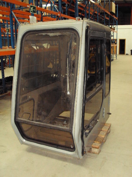 Fiat-Hitachi FH300 - Cab for Excavator: picture 2 Fiat-Hitachi FH300 - Cab for Excavator: picture 2
