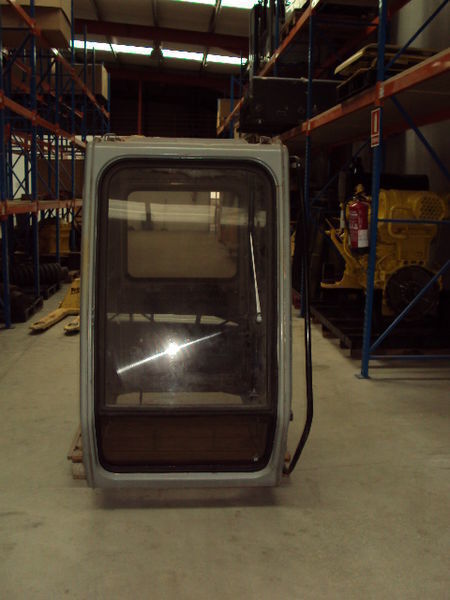 Fiat-Hitachi FH300 - Cab for Excavator: picture 1 Fiat-Hitachi FH300 - Cab for Excavator: picture 1