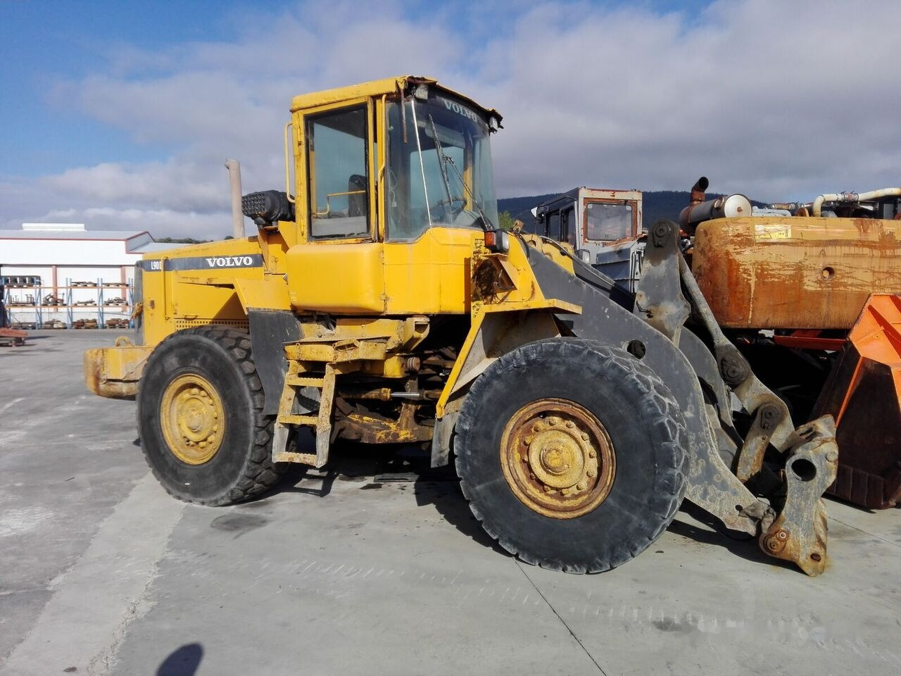 Volvo L90D - Wheel loader: picture 1 Volvo L90D - Wheel loader: picture 1