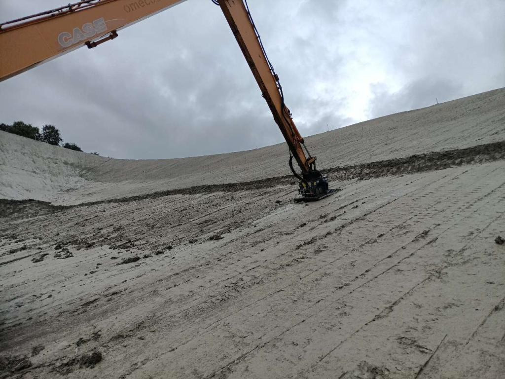 CM Crusher PV 60.100 Vibrating Plate - Vibratory plate: picture 2 CM Crusher PV 60.100 Vibrating Plate - Vibratory plate: picture 2