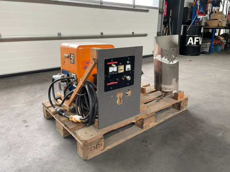 BMW Fischer Panda 3 kVA Sailors Silent Set Marine generatorset - Generator set: picture 2 BMW Fischer Panda 3 kVA Sailors Silent Set Marine generatorset - Generator set: picture 2