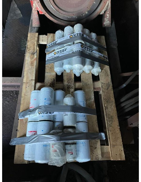 Generator set Cummins KTTA 19 C Dieselmotor in container 585 PK: picture 8