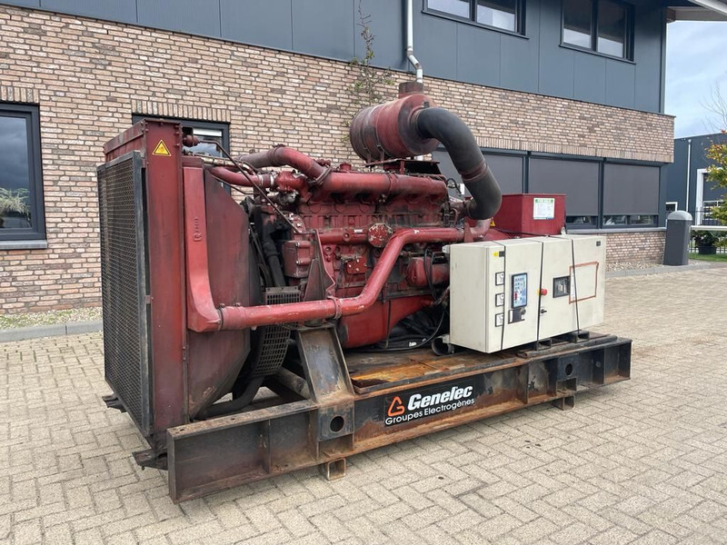 Iveco 8210 DRI 26 Marelli 300 kVA generatorset - Generator set: picture 2 Iveco 8210 DRI 26 Marelli 300 kVA generatorset - Generator set: picture 2