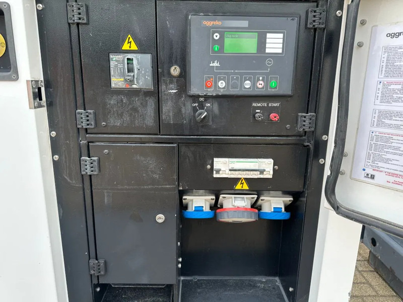 Iveco FPT F32 AM1A Leroy Somer 32 KVA Silent generatorset 660 hours ! - Generator set: picture 2 Iveco FPT F32 AM1A Leroy Somer 32 KVA Silent generatorset 660 hours ! - Generator set: picture 2