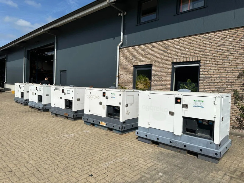 Iveco FPT F32 AM1A Leroy Somer 32 kVA Silent generatorset 39 hours ! - Generator set: picture 5 Iveco FPT F32 AM1A Leroy Somer 32 kVA Silent generatorset 39 hours ! - Generator set: picture 5