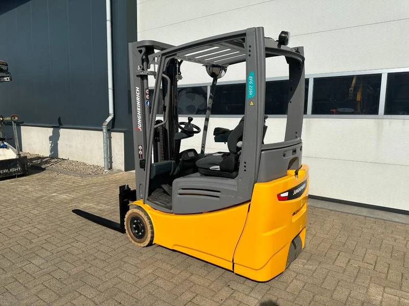 Electric forklift Jungheinrich EFG 216K 1.6 ton Triplex Freelift Sideshift Elektra Heftruck Accu 2020: picture 20 Electric forklift Jungheinrich EFG 216K 1.6 ton Triplex Freelift Sideshift Elektra Heftruck Accu 2020: picture 20