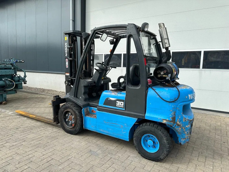 LPG forklift Nissan UGD02A30P0 3 ton Triplex Freelift LPG Heftruck: picture 13 LPG forklift Nissan UGD02A30P0 3 ton Triplex Freelift LPG Heftruck: picture 13