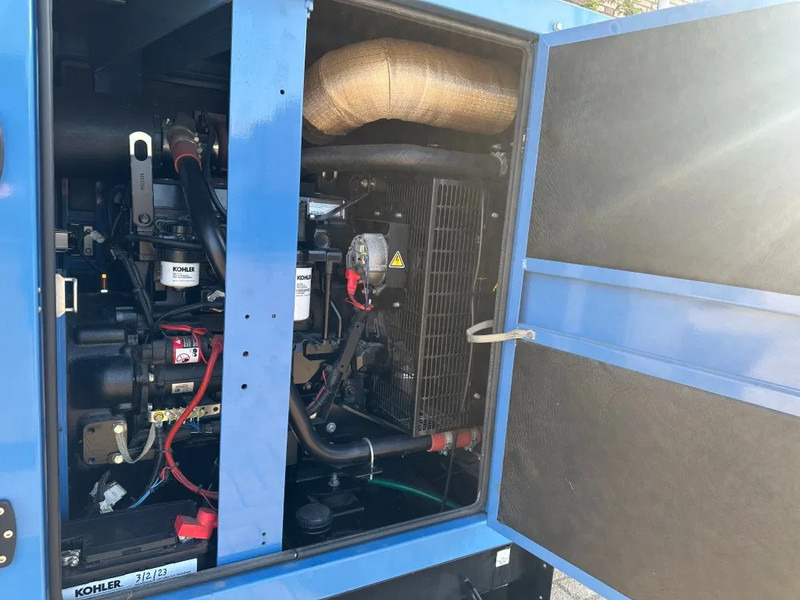 SDMO J110K John Deere 110 kVa silent noodstroom generatorset as New ! 40 hours ! - Generator set: picture 3 SDMO J110K John Deere 110 kVa silent noodstroom generatorset as New ! 40 hours ! - Generator set: picture 3