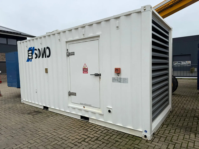 SDMO MTU 12V 2000 Leroy Somer 910 kVA Silent generatorset in 20 ft container - Generator set: picture 4 SDMO MTU 12V 2000 Leroy Somer 910 kVA Silent generatorset in 20 ft container - Generator set: picture 4