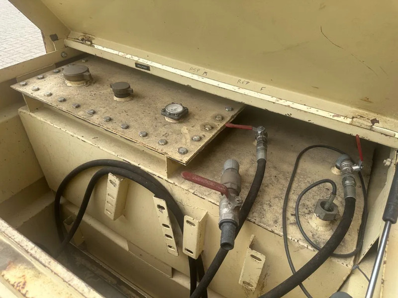 Tolsma Kiwa IBC 1150 liter Dieseltank Milieutank - Shipping container: picture 5 Tolsma Kiwa IBC 1150 liter Dieseltank Milieutank - Shipping container: picture 5
