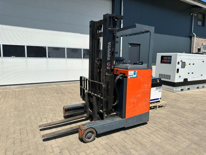Reach truck Toyota 6FBRE14 Triplex 1.4 ton Triplex Elektra Reachtruck: picture 6 Reach truck Toyota 6FBRE14 Triplex 1.4 ton Triplex Elektra Reachtruck: picture 6