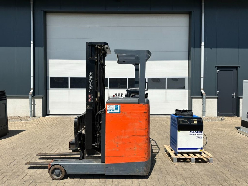 Reach truck Toyota 6FBRE14 Triplex 1.4 ton Triplex Elektra Reachtruck: picture 9 Reach truck Toyota 6FBRE14 Triplex 1.4 ton Triplex Elektra Reachtruck: picture 9