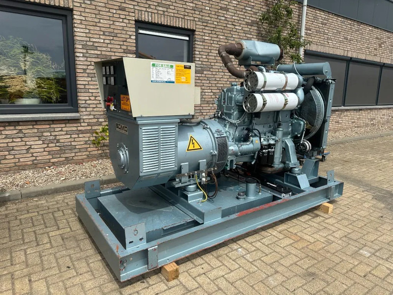 Volvo Penta TD121GG SDMO Leroy Somer 200 kVA noodstroom generatorset - Generator set: picture 2 Volvo Penta TD121GG SDMO Leroy Somer 200 kVA noodstroom generatorset - Generator set: picture 2
