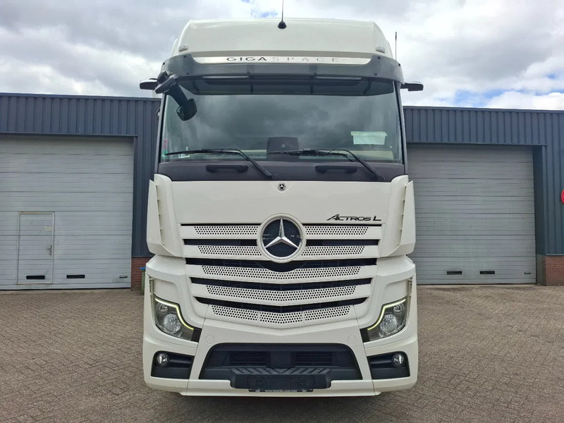 Mercedes-Benz Actros 1845 GIGASPACE more pcs in stock - Tractor unit: picture 3 Mercedes-Benz Actros 1845 GIGASPACE more pcs in stock - Tractor unit: picture 3