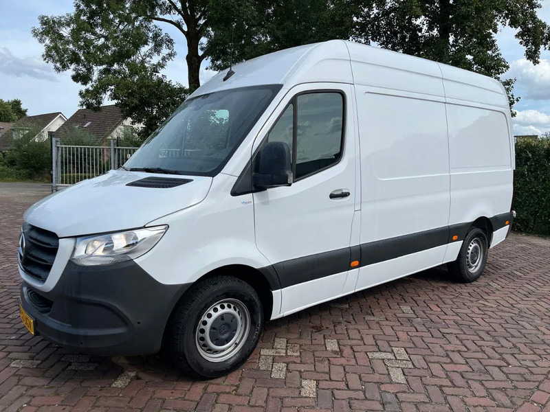 Mercedes-Benz Sprinter 317 1.9 CDI L2H1 - Panel van, Combi van: picture 1 Mercedes-Benz Sprinter 317 1.9 CDI L2H1 - Panel van, Combi van: picture 1