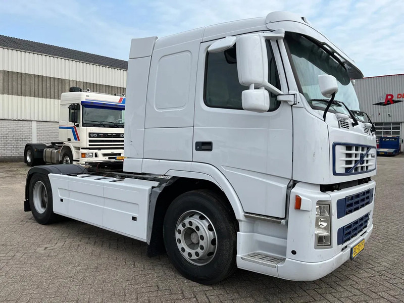 Volvo FM 9 Motor defect (loopt wel, waarschijnlijk kleppentrein beschadigd) - Tractor unit: picture 5 Volvo FM 9 Motor defect (loopt wel, waarschijnlijk kleppentrein beschadigd) - Tractor unit: picture 5