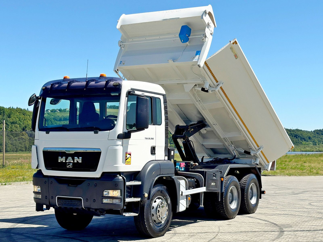 MAN TGS 26.360 Kipper 5,20 m + BORDMATIC / 6x4 - Tipper, Crane truck: picture 3 MAN TGS 26.360 Kipper 5,20 m + BORDMATIC / 6x4 - Tipper, Crane truck: picture 3