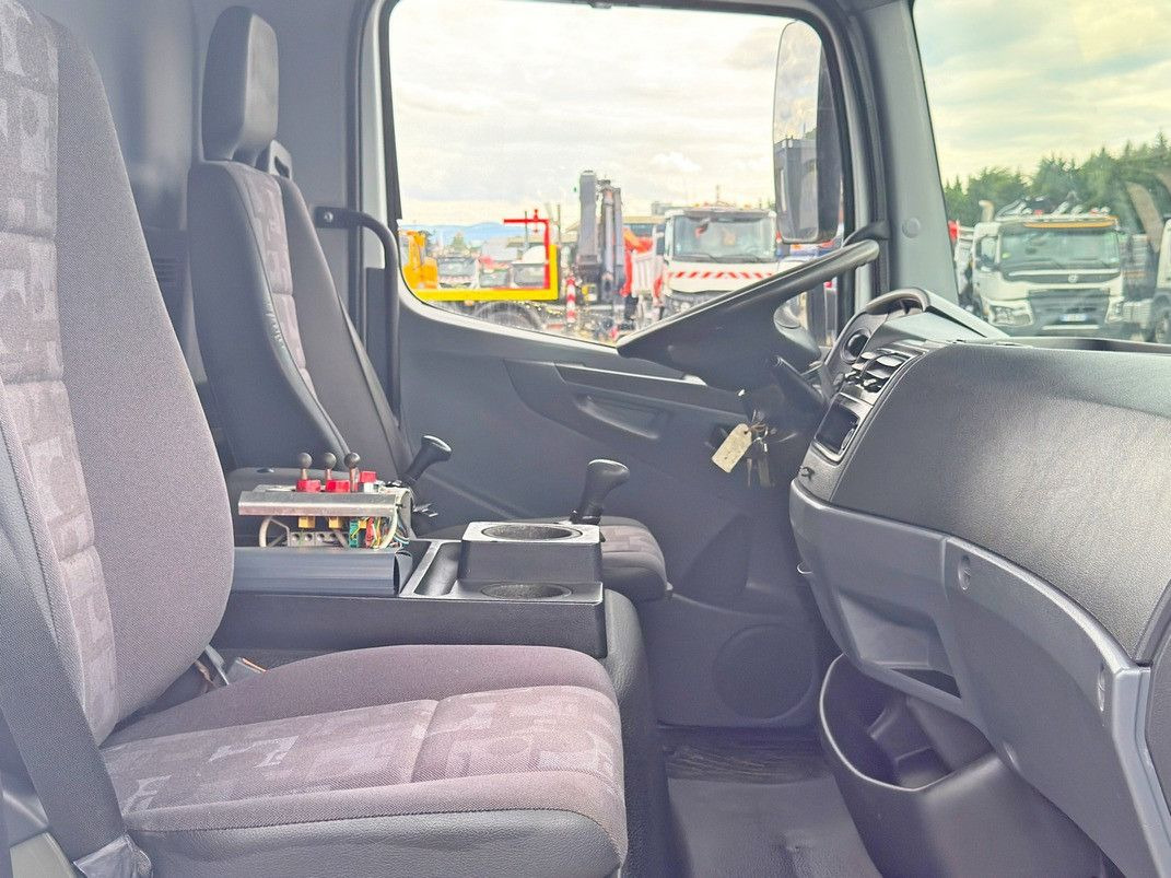 Hook lift truck Mercedes-Benz 815 * Abrollkipper + CONTAINER 3,68 m * TOP: picture 10 Hook lift truck Mercedes-Benz 815 * Abrollkipper + CONTAINER 3,68 m * TOP: picture 10