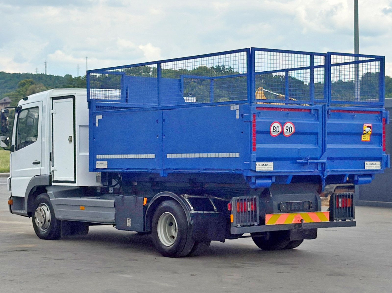 Hook lift truck Mercedes-Benz 815 * Abrollkipper + CONTAINER 3,68 m * TOP: picture 6 Hook lift truck Mercedes-Benz 815 * Abrollkipper + CONTAINER 3,68 m * TOP: picture 6