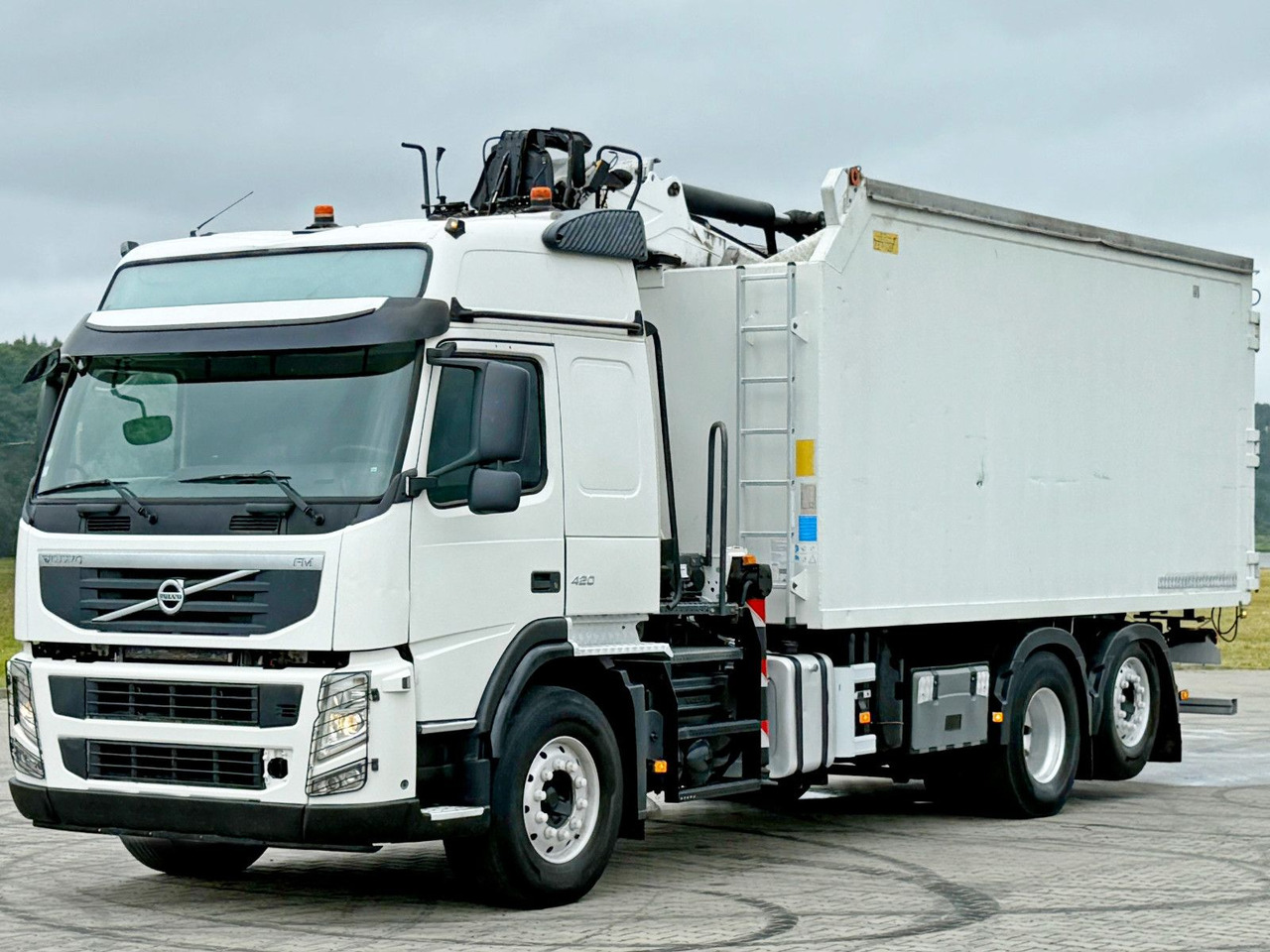 Volvo FM 420 Kipper 6,20 m * EPSILON Q150L75 *TOP - Crane truck: picture 3 Volvo FM 420 Kipper 6,20 m * EPSILON Q150L75 *TOP - Crane truck: picture 3