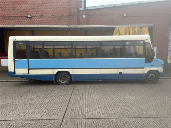 2000 Mercedes 814 Vario Automatic - Suburban bus: picture 1 2000 Mercedes 814 Vario Automatic - Suburban bus: picture 1