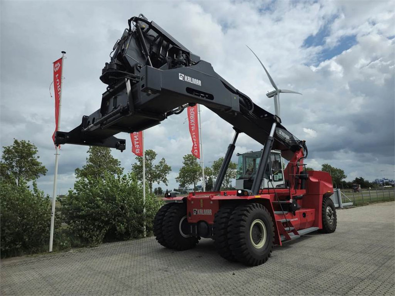 Kalmar DRU450-62S5 - Reach stacker: picture 4 Kalmar DRU450-62S5 - Reach stacker: picture 4