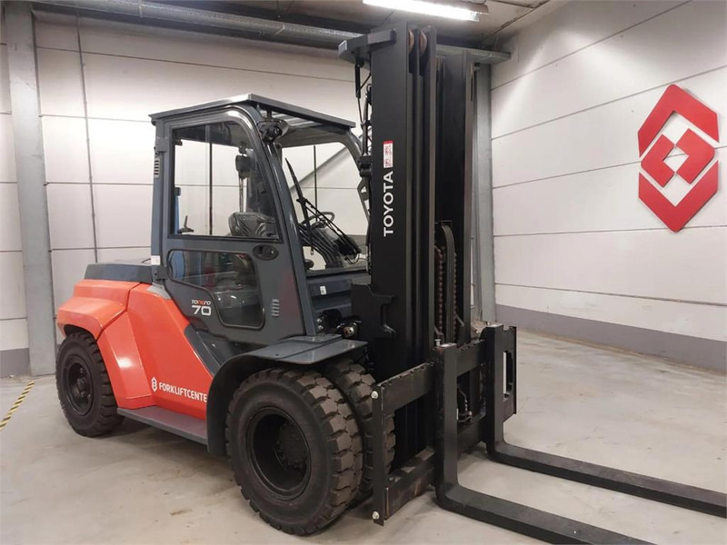 Toyota 8FD70F - Diesel forklift: picture 3 Toyota 8FD70F - Diesel forklift: picture 3