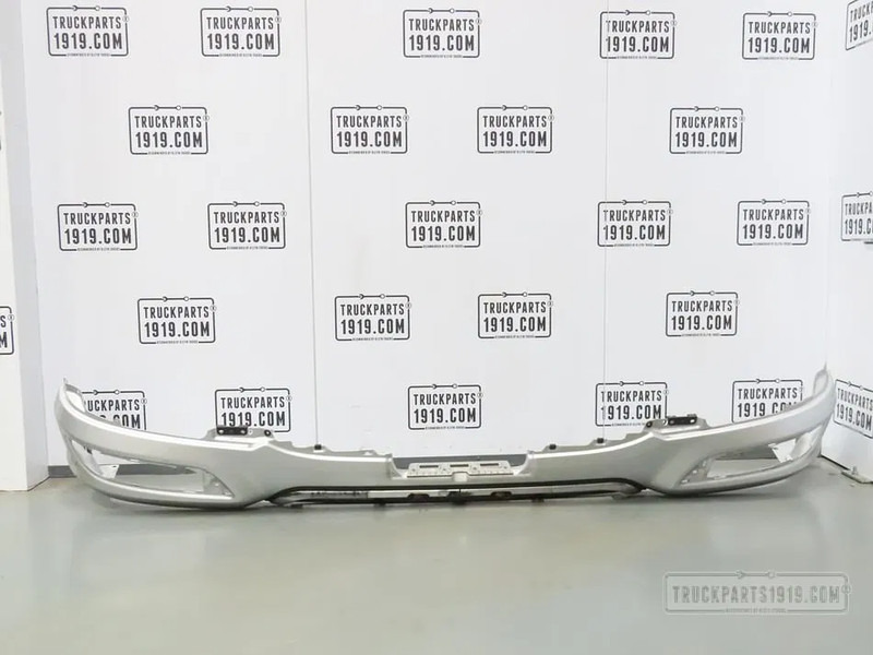 DAF 1953385 Bumper DAF XF 106 - Bumper for Truck: picture 1 DAF 1953385 Bumper DAF XF 106 - Bumper for Truck: picture 1