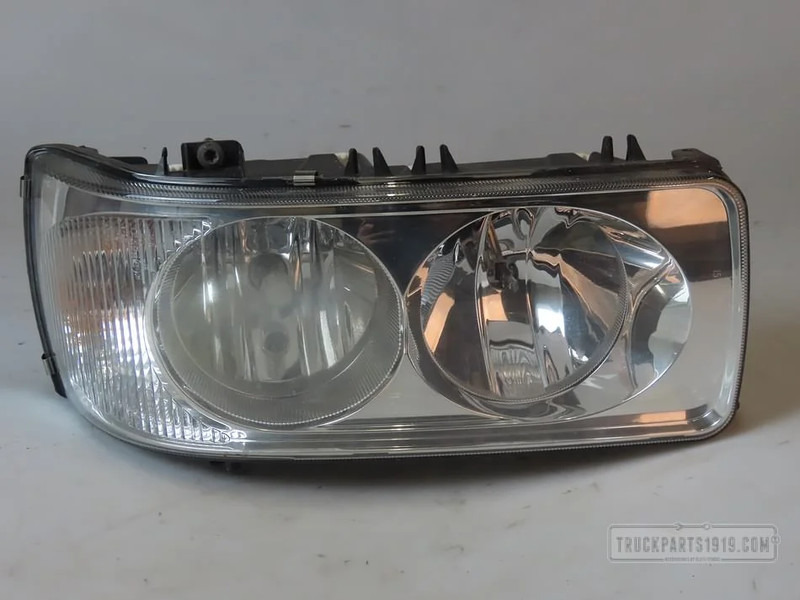 DAF Lighting Koplamp Re. DAF CF - Headlight for Truck: picture 1 DAF Lighting Koplamp Re. DAF CF - Headlight for Truck: picture 1
