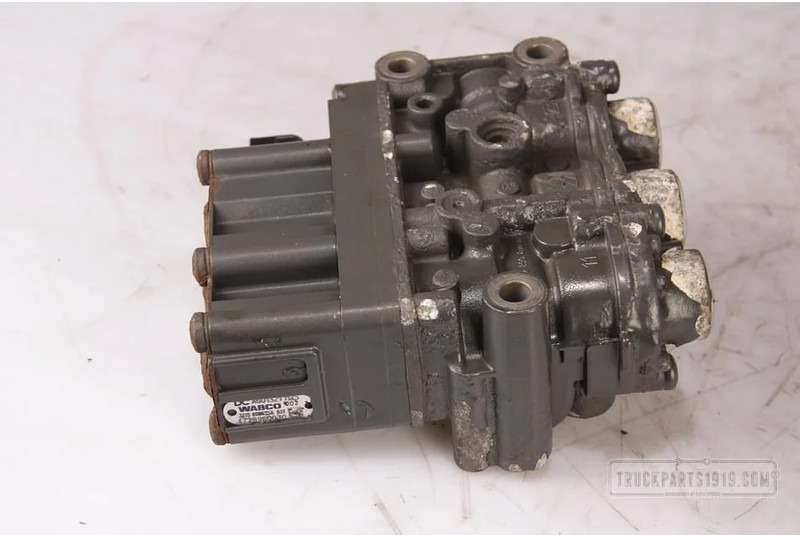 Mercedes-Benz Compressed Air System ECAS magneetventiel MP4 - Valve for Truck: picture 1 Mercedes-Benz Compressed Air System ECAS magneetventiel MP4 - Valve for Truck: picture 1