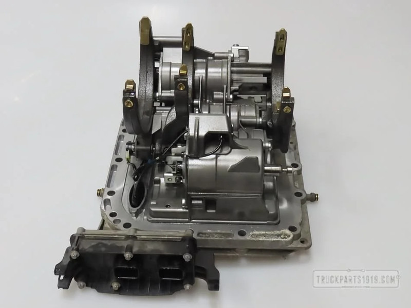 Volvo Gearbox & Clutch Parts Versnellingsbak modulator Volv - Gearbox for Truck: picture 1 Volvo Gearbox & Clutch Parts Versnellingsbak modulator Volv - Gearbox for Truck: picture 1