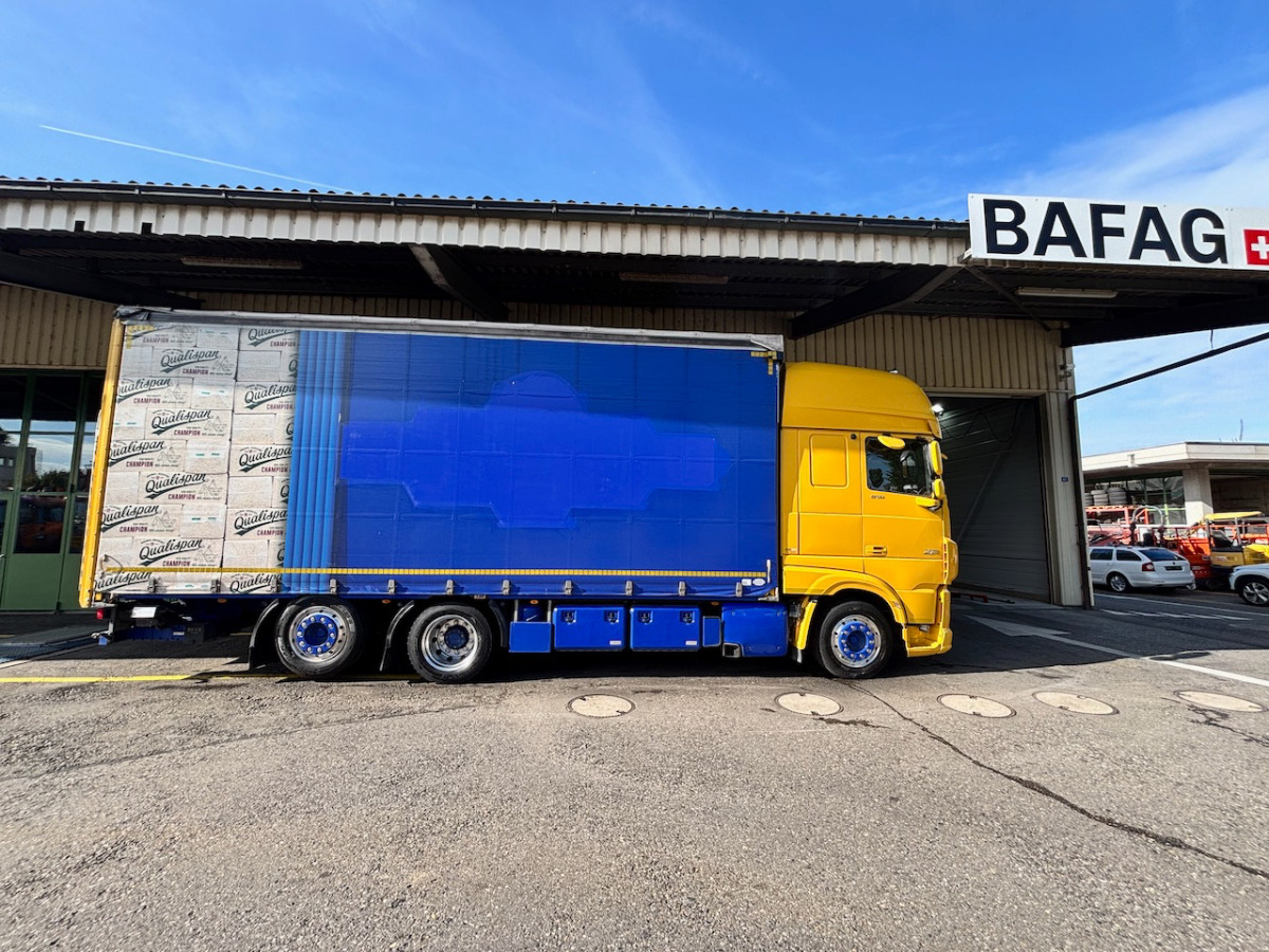 DAF FAN XF 530 LD 6x2 - Curtainsider truck: picture 2 DAF FAN XF 530 LD 6x2 - Curtainsider truck: picture 2