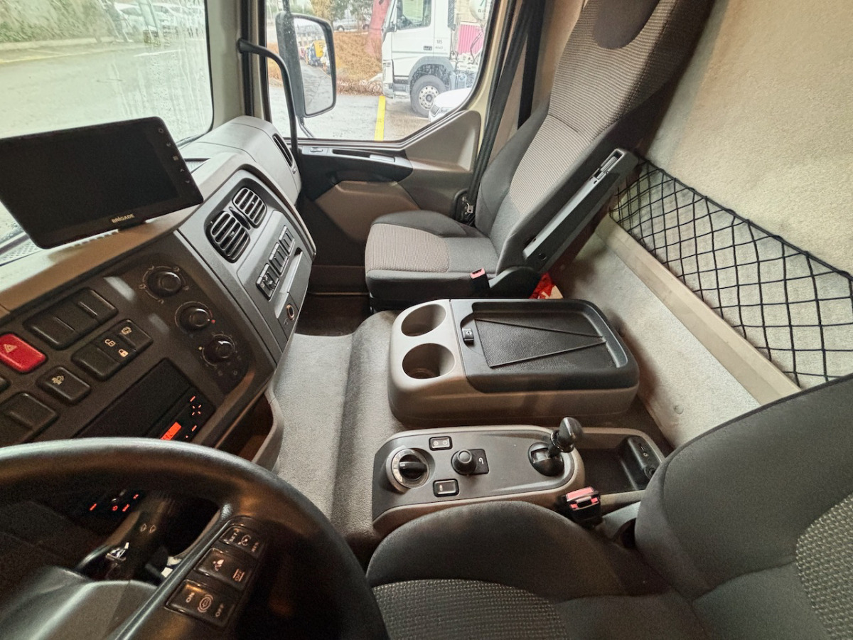 DAF LF 280 - Refrigerator truck: picture 5 DAF LF 280 - Refrigerator truck: picture 5