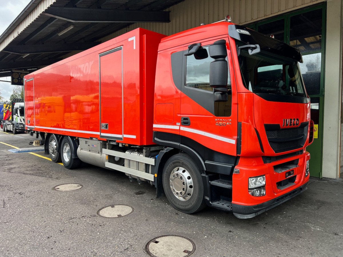 IVECO 260S42 Stralis - Box truck: picture 1 IVECO 260S42 Stralis - Box truck: picture 1