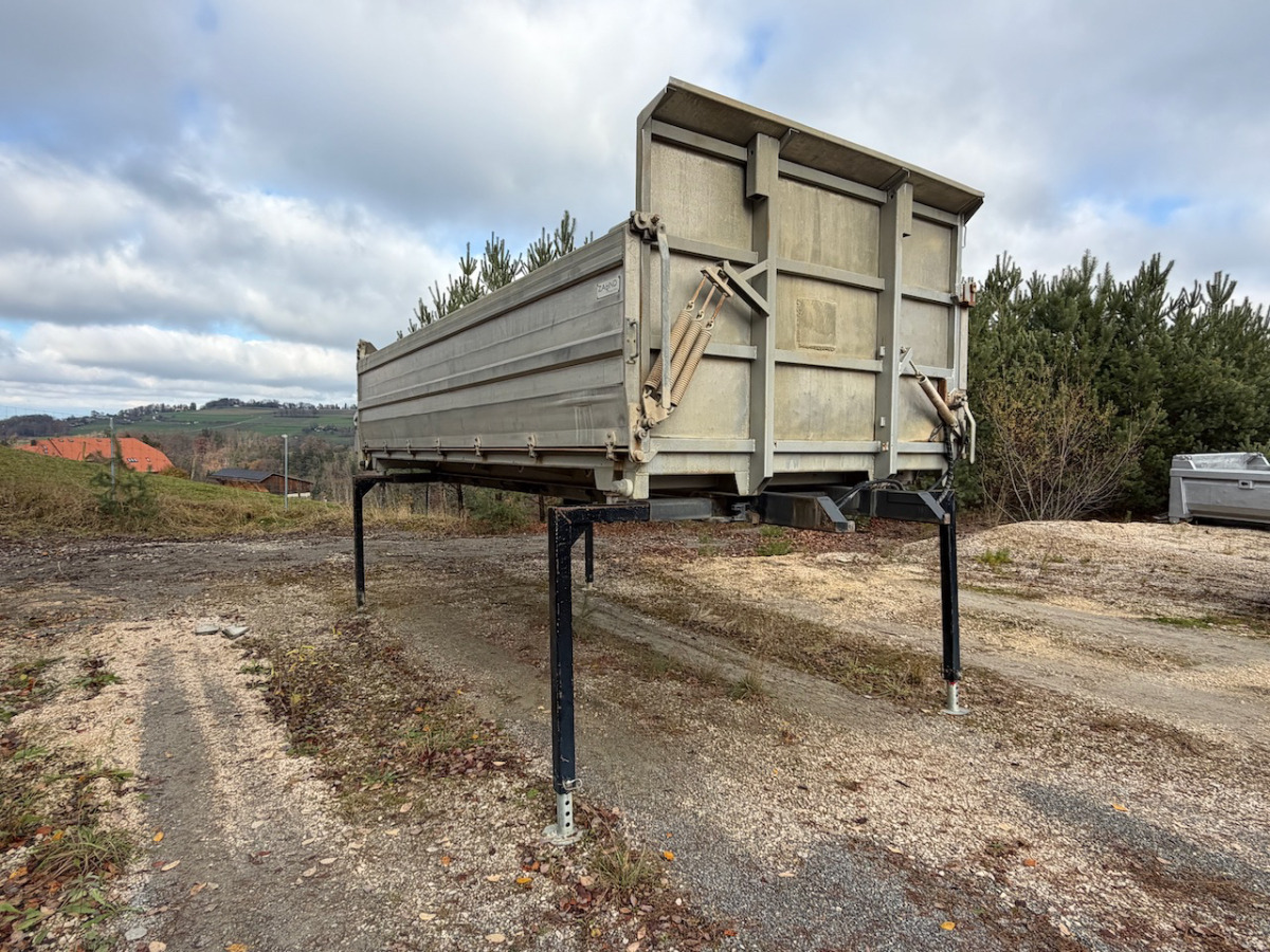 RENAULT C520 8x4 Wechselsystem Siloki + Kipper - Tipper: picture 3 RENAULT C520 8x4 Wechselsystem Siloki + Kipper - Tipper: picture 3