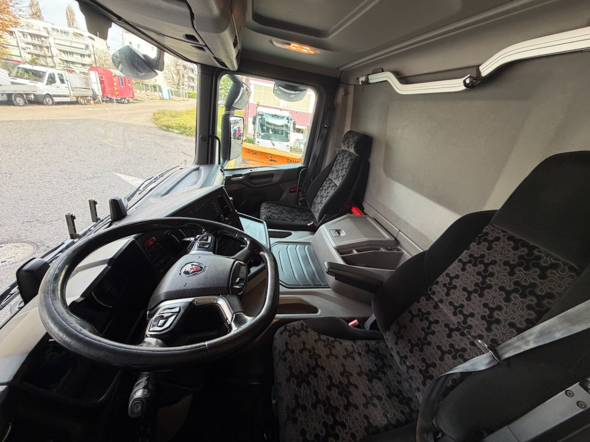 SCANIA P280 - Box truck: picture 4 SCANIA P280 - Box truck: picture 4