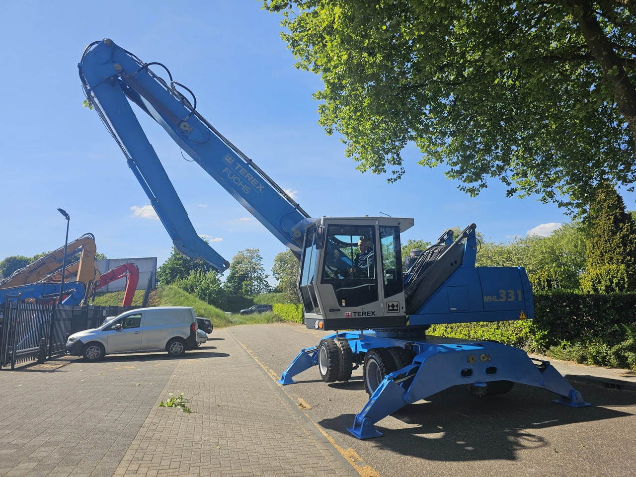 Fuchs MHL 331 Material Handler - Waste/ Industry handler: picture 3 Fuchs MHL 331 Material Handler - Waste/ Industry handler: picture 3