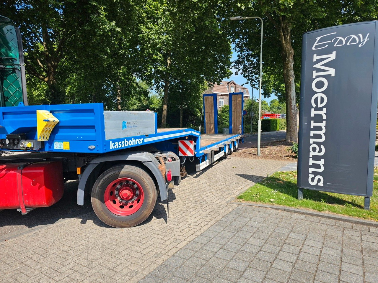 Kässbohrer LB3E Semie Tieflader Mit Rampen - Low loader semi-trailer: picture 1 Kässbohrer LB3E Semie Tieflader Mit Rampen - Low loader semi-trailer: picture 1