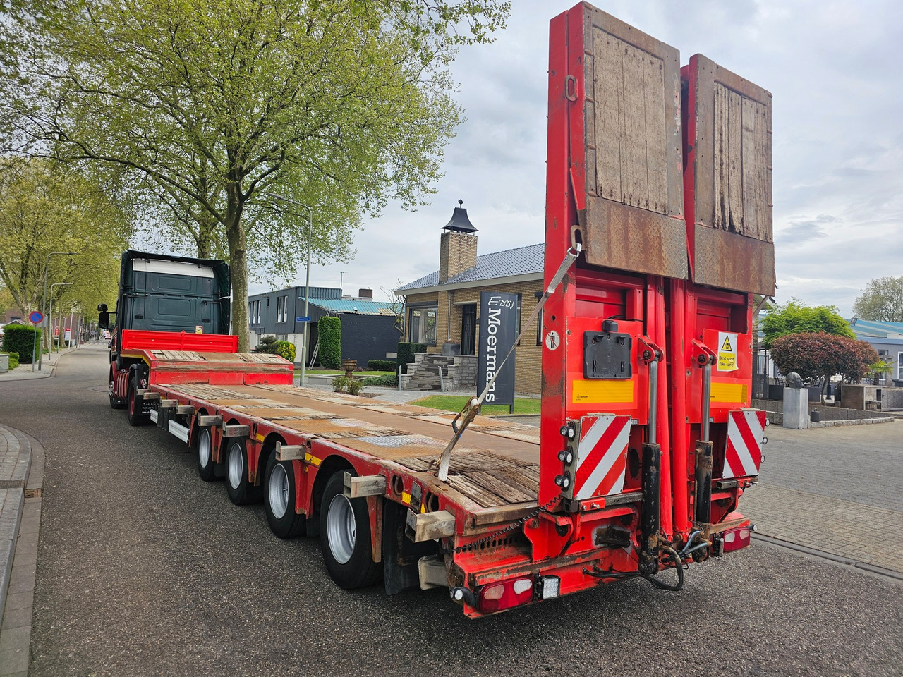 Kässbohrer LB4E With Hydraulic Flip Ramps - Low loader semi-trailer: picture 4 Kässbohrer LB4E With Hydraulic Flip Ramps - Low loader semi-trailer: picture 4