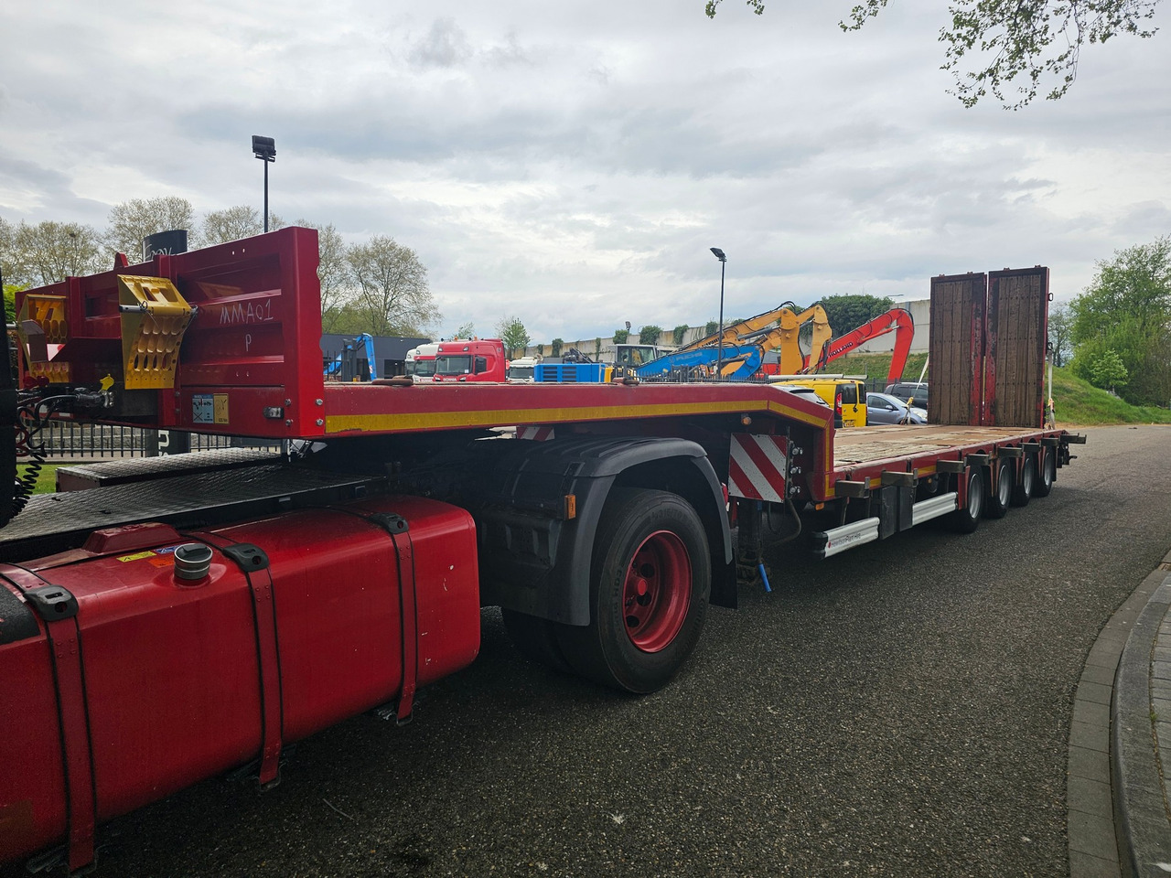 Kässbohrer LB4E With Hydraulic Flip Ramps - Low loader semi-trailer: picture 5 Kässbohrer LB4E With Hydraulic Flip Ramps - Low loader semi-trailer: picture 5