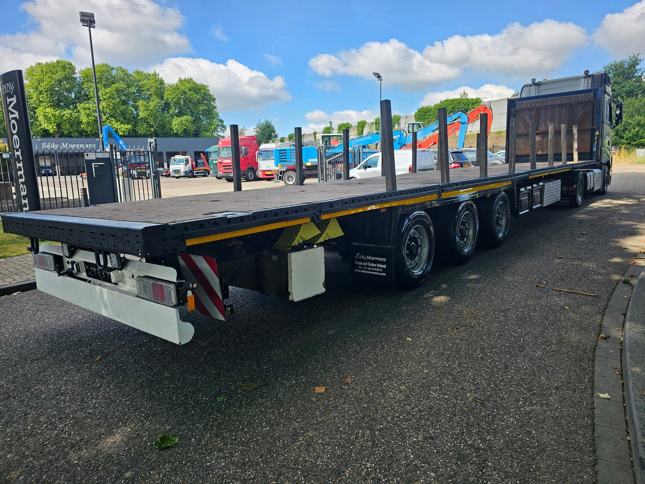 Krone SD Mega With Twistlocks - Dropside/ Flatbed semi-trailer: picture 2 Krone SD Mega With Twistlocks - Dropside/ Flatbed semi-trailer: picture 2