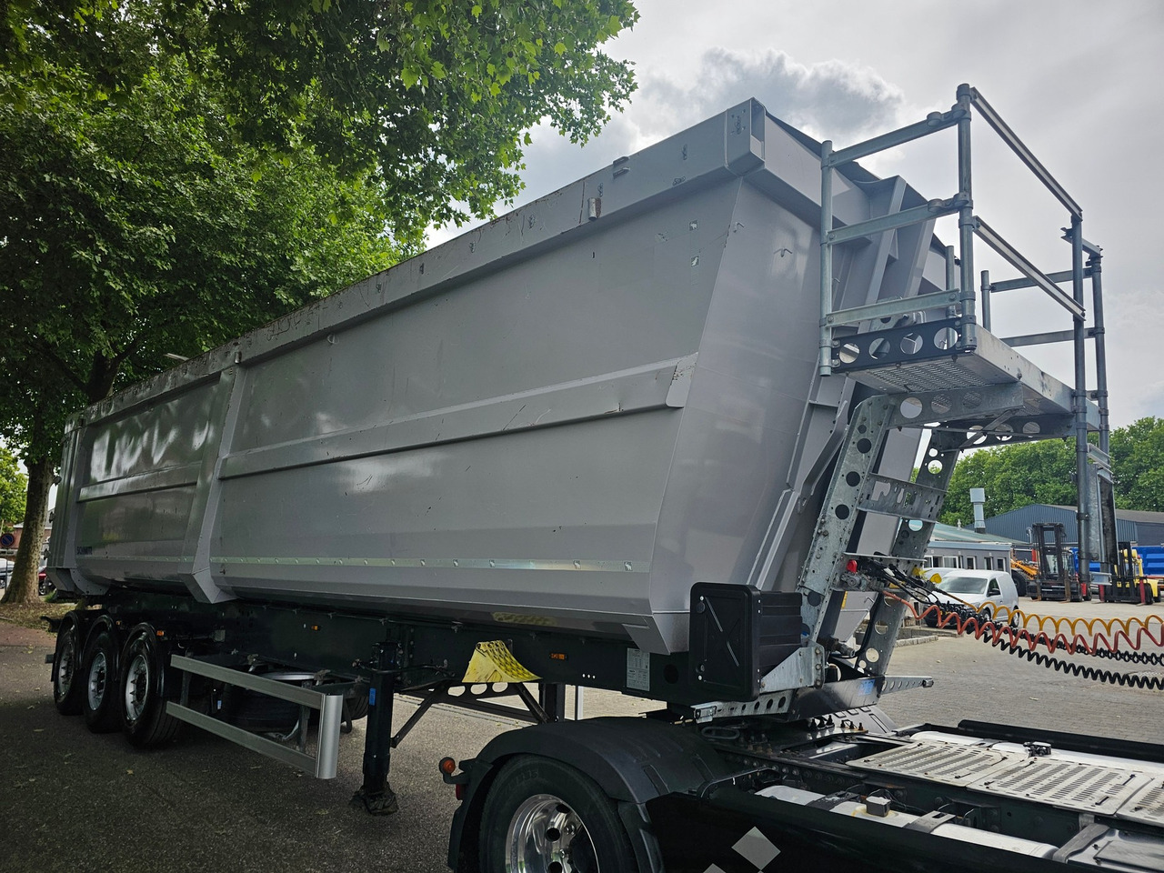 Schmitz SGF-S3 Scraptipper 55 M3 - Tipper semi-trailer: picture 3 Schmitz SGF-S3 Scraptipper 55 M3 - Tipper semi-trailer: picture 3